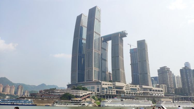 康辉旅游网【国宝重庆】昆明出发玩转重庆4晚5天轻奢之旅，赠送两江夜游船看看重庆的夜景
