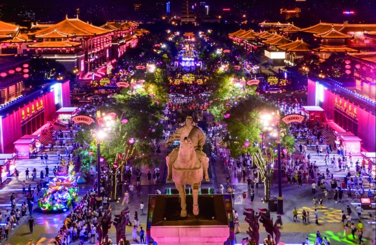 康辉旅游网<国内游  郑州出发陕西西安双高5日游>兵马俑/华清宫/壶口瀑布/南泥湾/宝塔山夜景/金延安/延安革命纪念馆/枣园革命旧址/慈恩寺/大雁塔/回民街