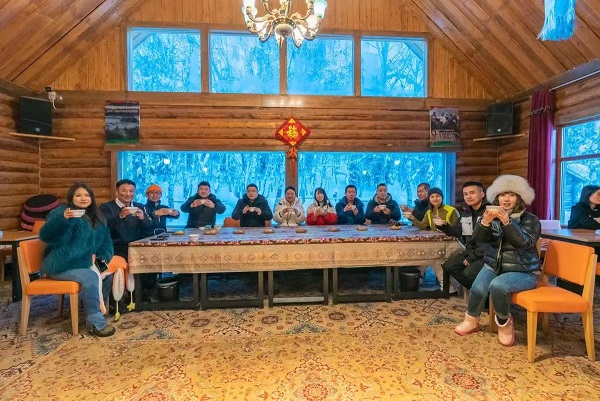 康辉旅游网<国内游  郑州出发新疆双飞8日/双卧12日>可可托海三号矿坑/阿禾公路/禾木景区/喀纳斯景区 五彩滩/S21沙漠公路/天山天池/火焰山鲁番博物馆/坎儿井