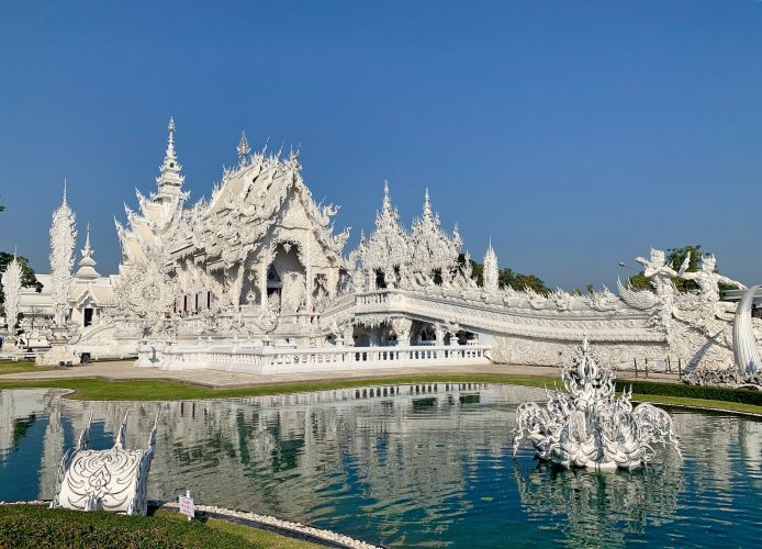 康辉旅游网<行摄东欧五国>深圳出发法兰克福+维尔兹堡+卡罗维发利+布拉格+克鲁姆洛夫+维也纳+布拉迪斯拉发+多瑙河三小镇+布达佩斯+萨尔兹堡+国王湖+慕尼黑+法兰克福+帝豪尼，双飞往返13日跟团游