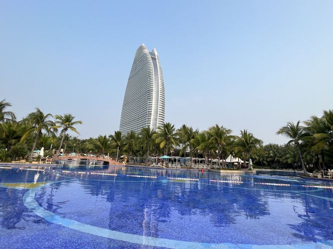 康辉旅游网【皇家壹号】昆明直飞三亚5天4晚高品质跟团游，1天免费自驾，零购物零自费