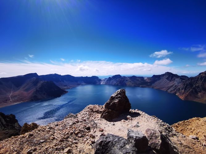 康辉旅游网<长白山.雪乡>深圳直飞哈尔滨+冰雪艺术馆+索菲亚教堂广场+秋林格瓦斯文化馆+亚布力滑雪场+中国雪乡+晨曦+长白山+东方水上市场+松花湖冬捕，双飞往返6天跟团游