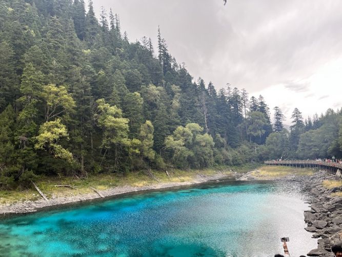 康辉旅游网<川蜀太乙踪>深圳出发成都+三星堆+宽窄巷+龙溪古镇+李白故居+江油+乾元山金光洞+九寨沟+中查沟双飞6天5晚跟团游，纯玩无自费，赠送藏服旅拍