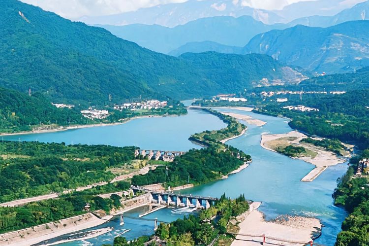 康辉旅游网【峨乐青都】成都-乐山大佛-峨眉山金顶-报国寺-峨眉山半山 都江堰-青城山-纯玩 5 日游，峨眉山深度游