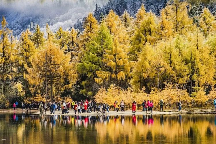 康辉旅游网<国内游   郑州到四川-川西小环线高铁5日>红海子+姑弄村+八郎生都+墨石公园+雅拉雪山景区+四姑娘山双桥沟