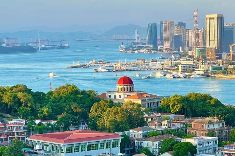 康辉旅游网<国内游，精品小团 > 郑州直飞厦门 云水谣尊享VIP 16人小团   云上厦门+鼓浪屿+老院子闽南传奇秀+集美学村+豪华云水谣