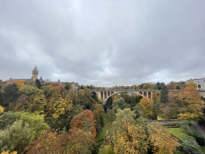 康辉旅游网<纯玩滇东南>深圳出发昆明+玉溪+抚仙湖+明星鱼洞+-建水古城+紫陶+元阳梯田+弥勒多依树梯田日出+阿者科哈尼古村+蒙自碧色寨双飞6天5晚跟团游，精选住宿+品当地美食