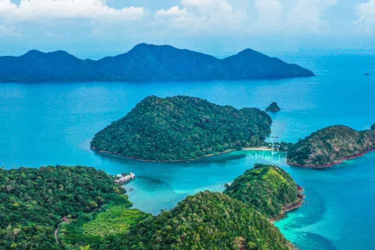 康辉旅游网【英西+清远联游】英西峰林、小赵州桥+和顺岩、升级住1晚清新花园酒店纯玩3天