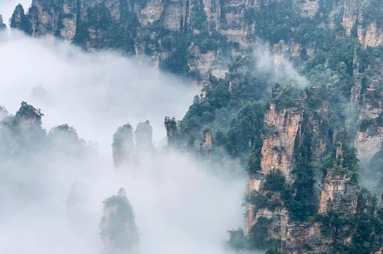 康辉旅游网<轻奢纯玩>深圳直达张家界+武陵源+芙蓉镇+凤凰古镇双高铁5天4晚跟团游，二次进山深度探秘+体验百龙电梯+黄石寨索道往返+特色餐吃不停