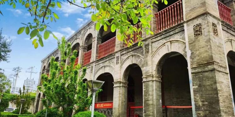 康辉旅游网【经典-南疆掠影】广州往返乌鲁木齐、库尔勒、胡杨林、莎车、喀什三飞一动8天