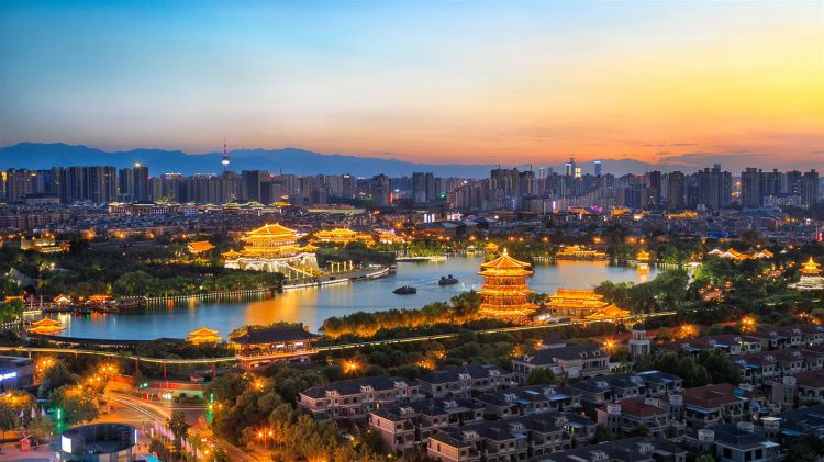 康辉旅游网<经典>京城住二环  广州往返 北京故宫颐和园八达岭长城·双飞5天