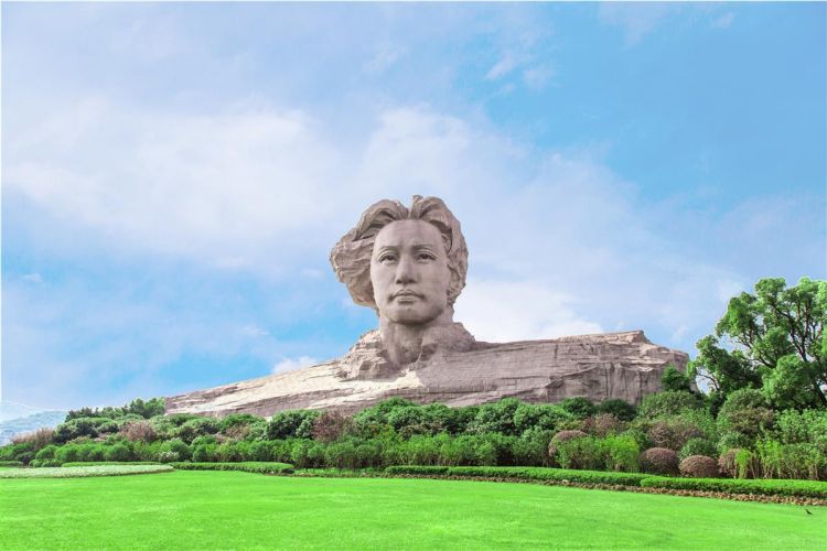 康辉旅游网青岛往返 <夏日湖南 暑期亲子游>湖南长沙、橘子洲、湖南省博物馆、韶山、猛洞河漂流、张家界国家森林公园、天门山、魅力湘西表演、凤凰古城双飞6日