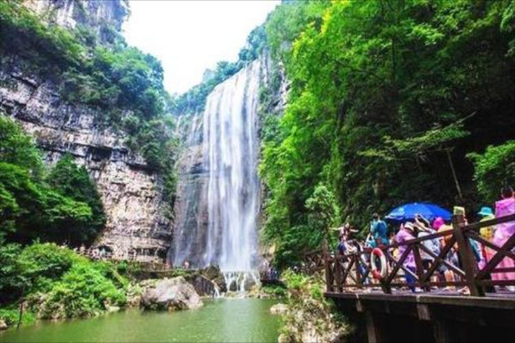 康辉旅游网武汉动车起止三峡大瀑布、两坝一峡、三峡大坝2天1晚跟团游