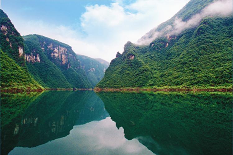 康辉旅游网武汉动车起止三峡大坝、清江画廊2天1晚跟团游