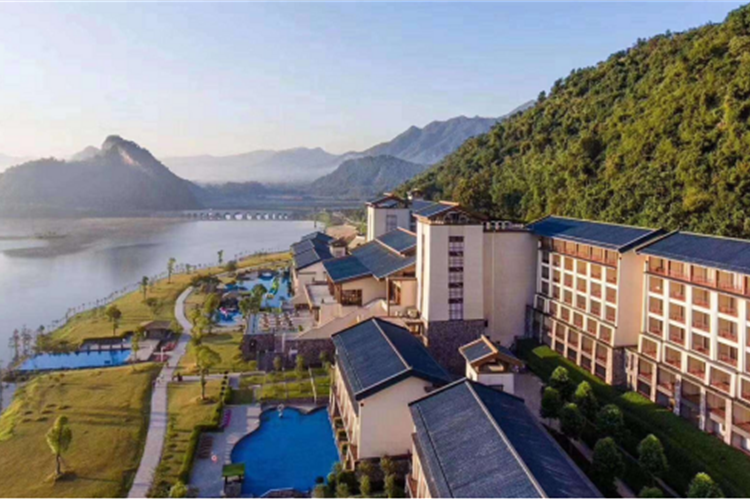 康辉旅游网<赞.温泉>广州往返英德同心岛.情人桥，连住2晚天鹅湖度假酒店3天，含一自助晚餐