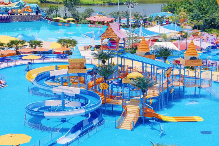 康辉旅游网【赞·轻奢】<温泉+水世界>广州往返清远美林湖温泉3天2晚，豪叹主题自助晚餐