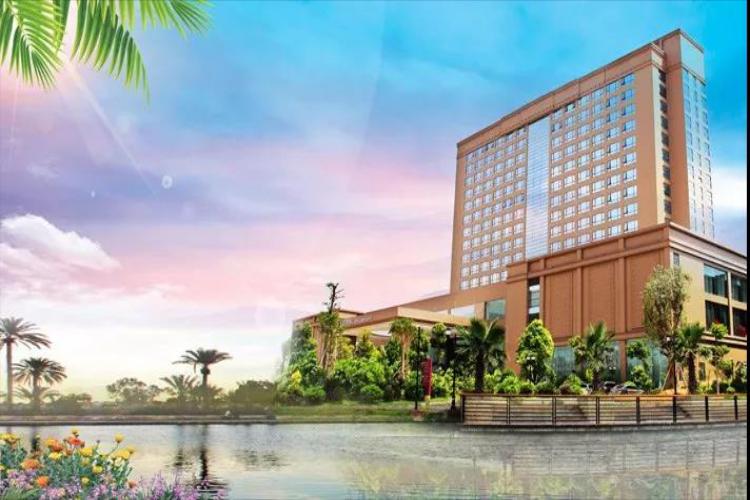 康辉旅游网<赞·美食>湛江壮美蚝排、晏镜岭童子湾、高州乐天温泉纯玩3天，全含餐