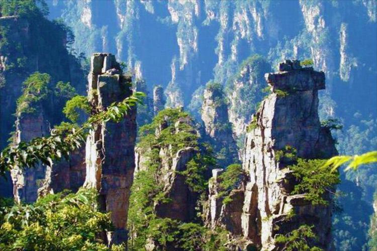 康辉旅游网<魅丽张家界-双卧>韶山+森林公园+天门山+宝峰湖+芙蓉镇+凤凰6天5晚 跟团游