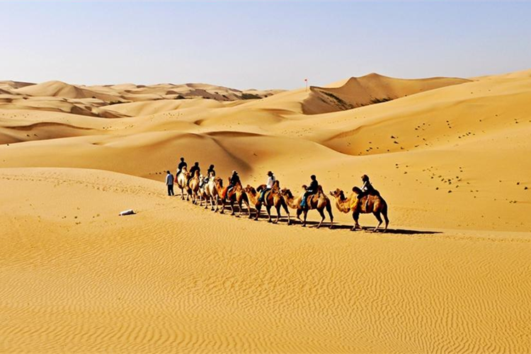 康辉旅游网<遇见>乌兰哈达火山群+辉腾锡勒草原+响沙湾双飞五日
