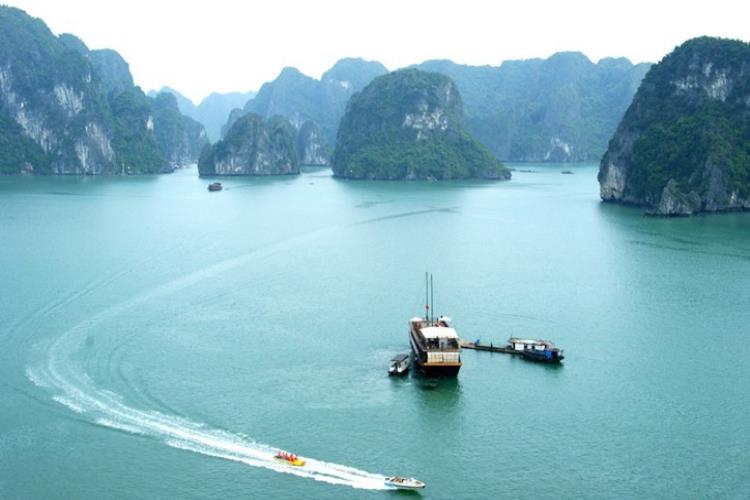 康辉旅游网【君享越南】船游下龙湾、天堂岛、惊讶洞、巴亭广场、主席府、独柱寺动车五天