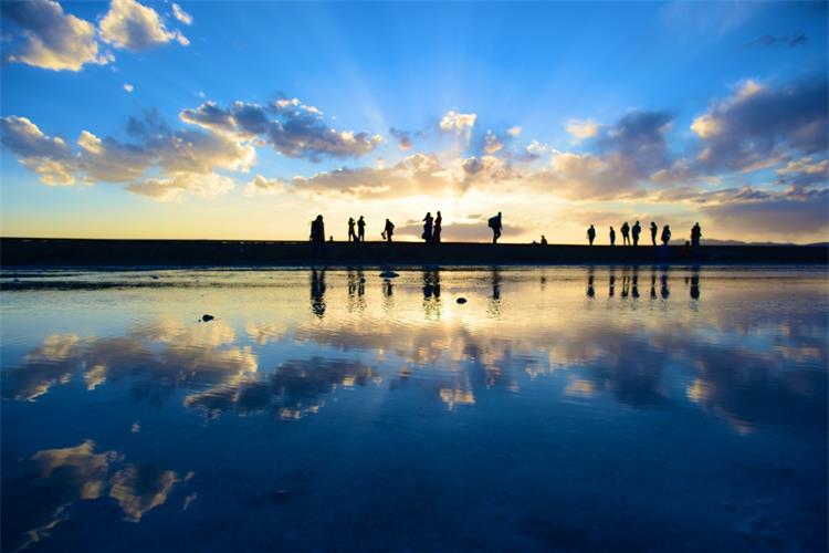 康辉旅游网<旅展特惠.奔赴可可西里>广州往返 昆仑神泉 茶卡盐湖 青海湖 塔尔寺 双飞8天