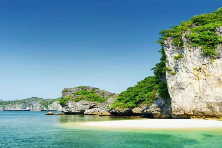 康辉旅游网广州往返，趣玩越南 下龙湾+月亮湖+河内巴亭广场+独柱寺+胡志明故居动车5日