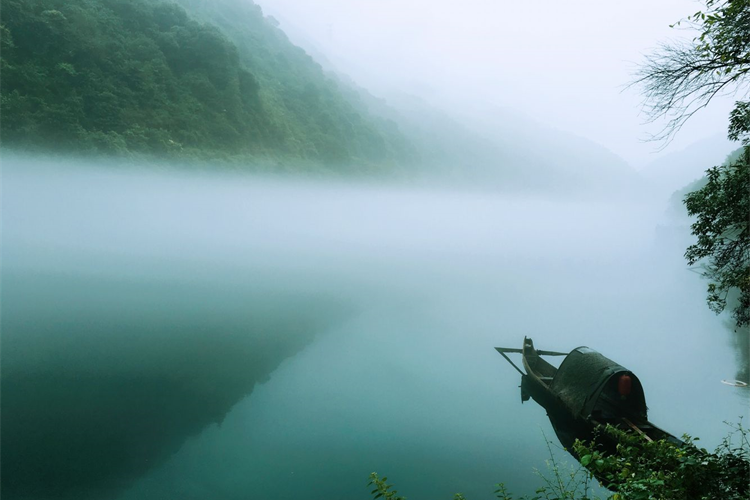 康辉旅游网【恋上郴州】广州往返郴州 莽山五指峰、白廊、东江湖、流华湾双高3天