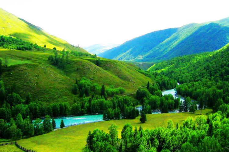 康辉旅游网<奇遇喀纳斯>广州往返 天山天池 可可托海 喀纳斯 禾木 魔鬼城 双飞8天