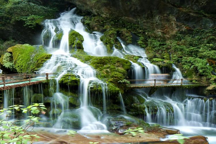 康辉旅游网<遇见>广州往返西昌 童趣西昌 99里瀑布温泉、泸沽湖、卫星发射基地纯玩双飞6天