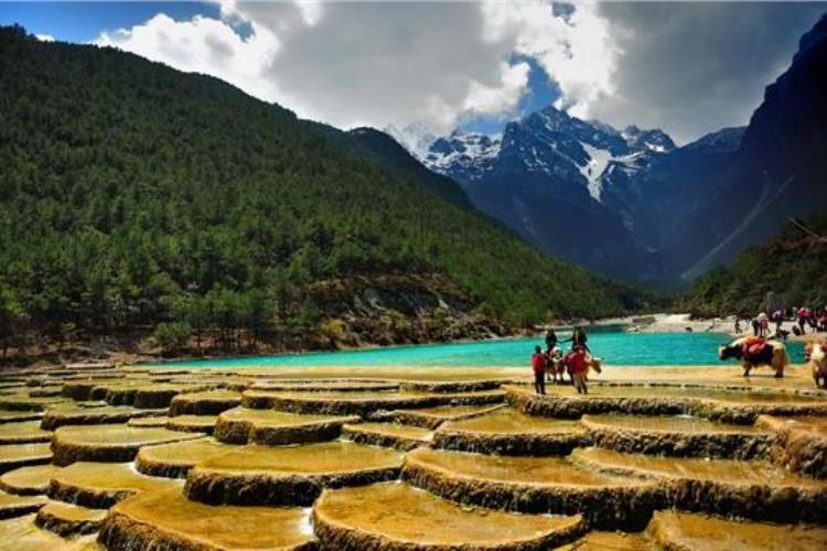 康辉旅游网潮汕出发四川成都+九寨沟+黄龙+九皇山+熊猫乐园+露营6天5晚跟团游<潮玩九寨>