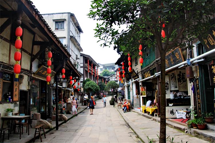 康辉旅游网潮汕出发【奢享重庆】武隆天生三桥、龙水峡地缝、磁器口、洪崖洞双飞5天4晚跟团游