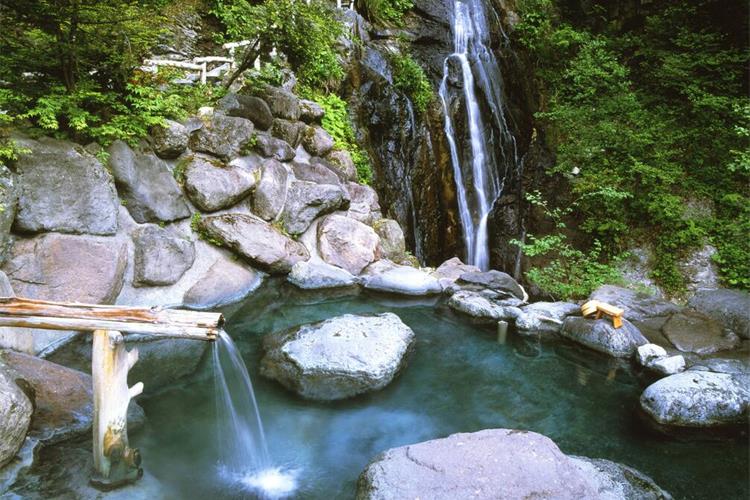康辉旅游网潮汕出发武夷山+大红袍景区+蓬莱仙境+天游峰+虎啸岩3天2晚跟团游<四星动车>