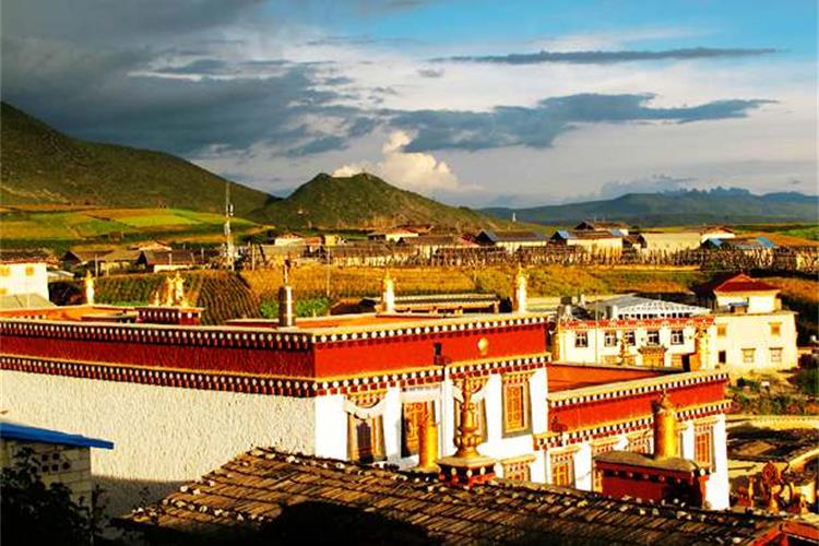 康辉旅游网<必发><云上景昆大丽香>广州往返云南香巴拉 玉龙雪山大索道双飞一动/三动8天