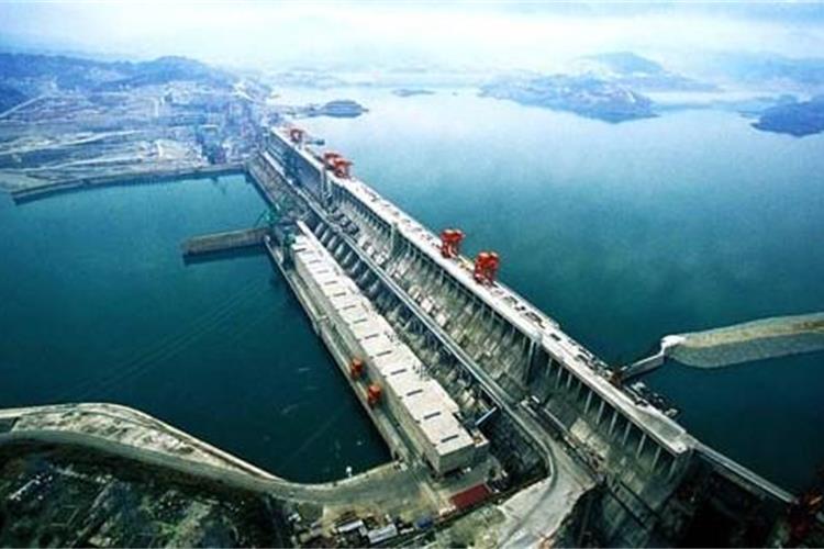 康辉旅游网<步步高升：神女三号>宜昌码头上船，长江三峡5天游