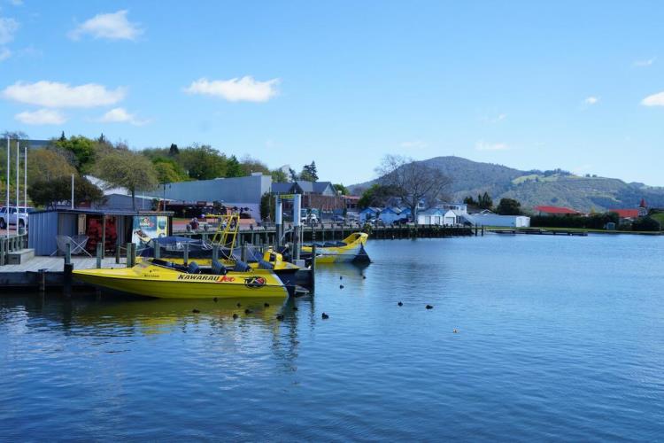 康辉旅游网春节出游B新享事成新西兰南北岛奇景探秘12天游船体验塔斯曼万年冰川+霍比特人村