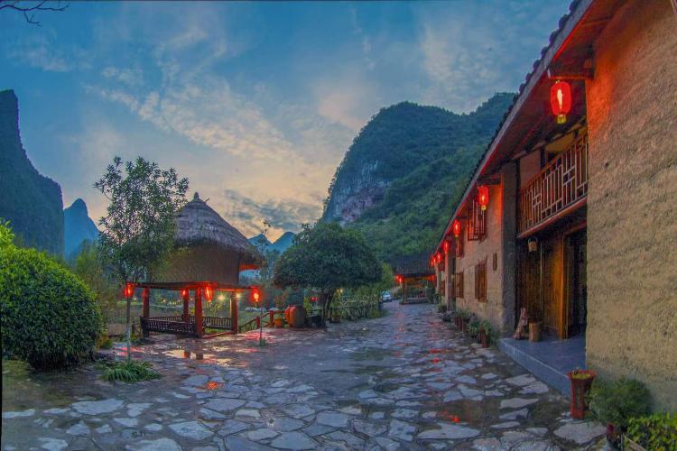 康辉旅游网广州往返广西南丹歌娅思谷、洞天酒海、三门海、巴马百魔天坑纯玩动车4天，梦幻南丹