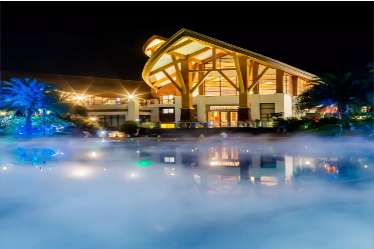 康辉旅游网【赞·轻奢】<宝墩湖2天·食足5餐>广州往返英德宝墩湖湖山温泉度假村·纯玩2天