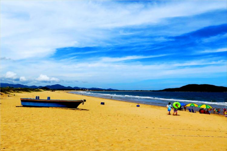 康辉旅游网<冬游沙扒湾>广州往返阳西沙滩+新兴温泉海鲜美食纯玩3天