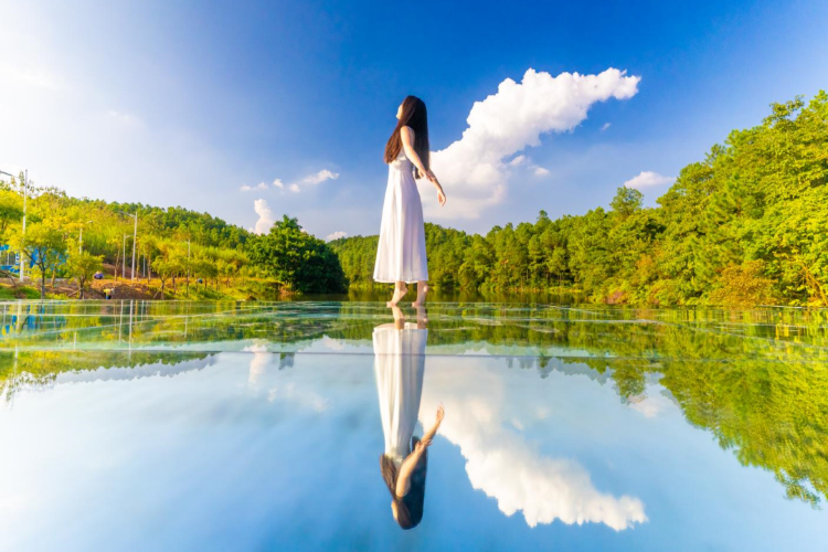 康辉旅游网广州往返新兴悦天下、石林奇峰、龙宫岩纯玩2天