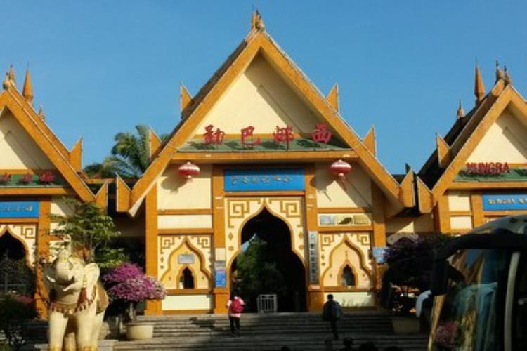 康辉旅游网<经典武夷氧你>天游峰、武夷宫、大红袍、九曲溪竹筏漂流、沙县小吃城双飞5天