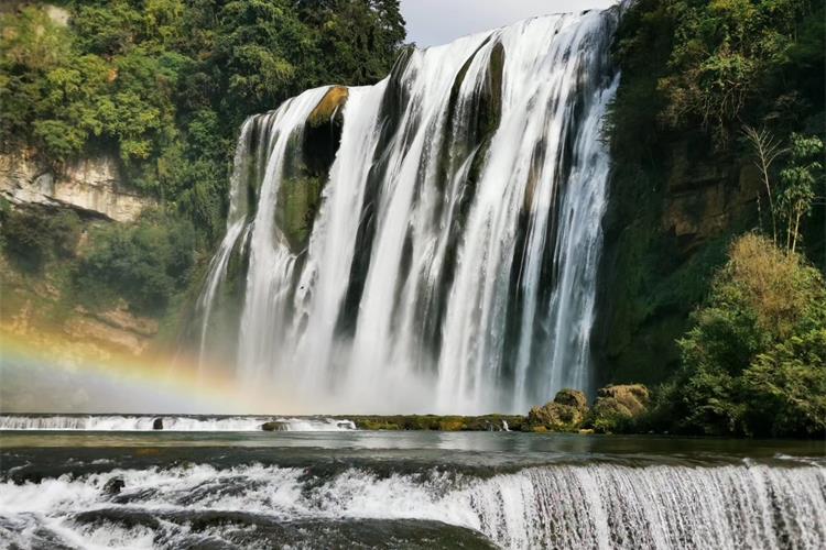 康辉旅游网<经典>5-6月T2广州出发贵州不贵黄果树+西江千户苗寨+荔波大小七孔双动6天