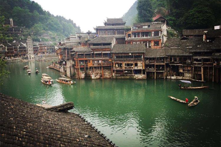 康辉旅游网<旅展>特惠+湖南湘约大峡谷·献礼母爱+矮寨大桥+边城茶峒+凤凰+宝峰湖双高4天