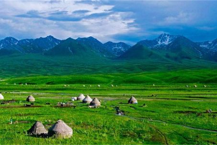 康辉旅游网潮汕出发新疆乌鲁木齐赛里木湖纯玩双飞一动8天7晚跟团游<伊犁遇上阿勒泰>