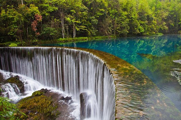 康辉旅游网潮汕出发贵州荔波、梵净山、黄果树双飞6天5晚跟团游<梵天净土>