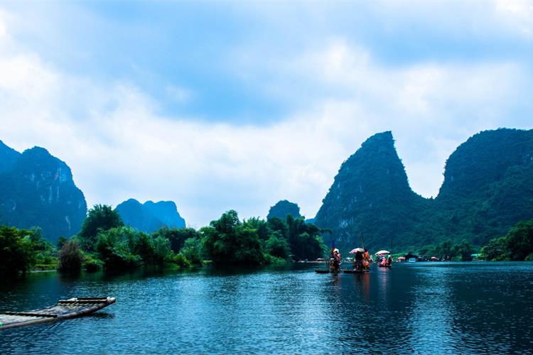 康辉旅游网潮汕出发-桂林大漓江三星豪华游船世外桃源双飞5天4晚跟团游<豪享桂林>