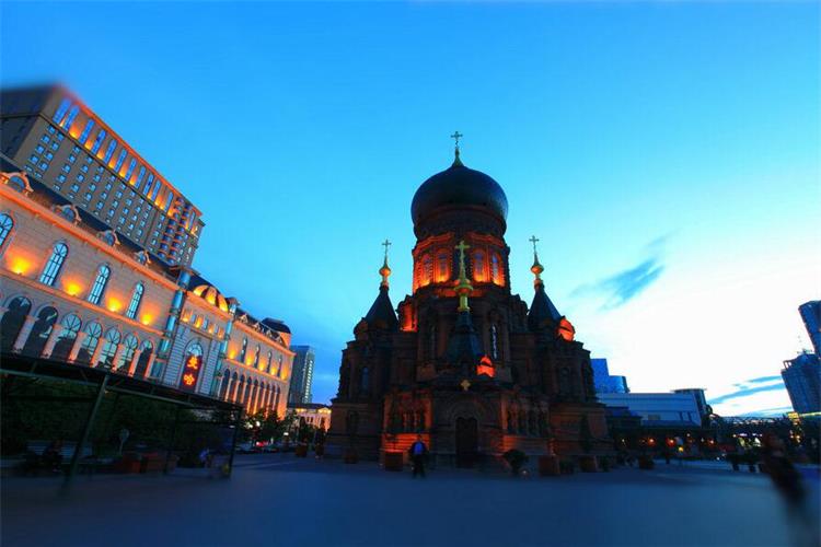 康辉旅游网潮汕出发-哈尔滨东北卢浮宫延吉天池沈阳故宫双飞8天7晚跟团游<环游东三省>