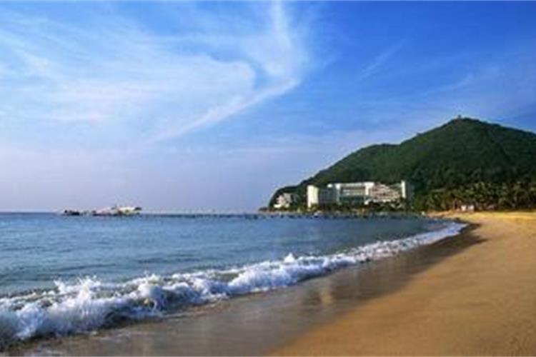 康辉旅游网广州双飞海南4天3晚跟团游，蜈支洲岛+游艇出海+神州半岛灯塔+海棠湾免税城