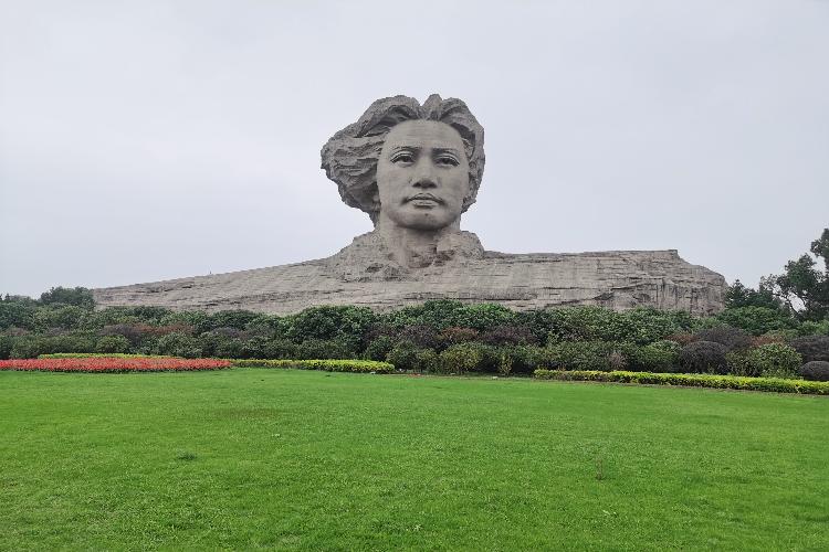 康辉旅游网<必发><入湘随俗>广州往返湖南，岳麓山爱晚亭+橘子洲+韶山，半自由行 高铁3天
