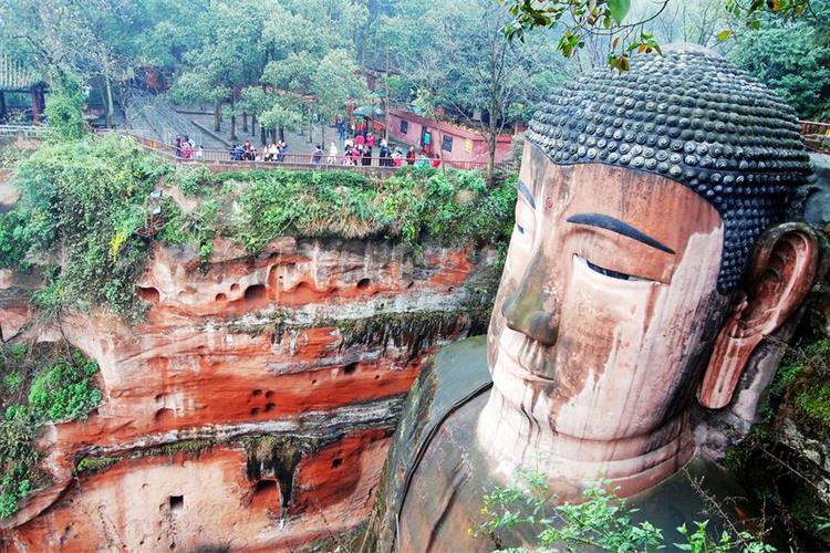 康辉旅游网潮汕出发-成都九寨沟熊猫基地乐山大佛峨眉山金顶双飞双动6天5晚跟团游<蜀国全景>