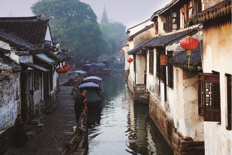 康辉旅游网广州出发 中山陵、梧桐大道、天平山、乌镇水乡、杭州西湖、武康路双飞6天